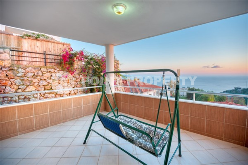 Четырёхкомнатная дуплексная вилла с площадью 170 м2, центр Аланьи, район Бекташ-id-3851-фото-15