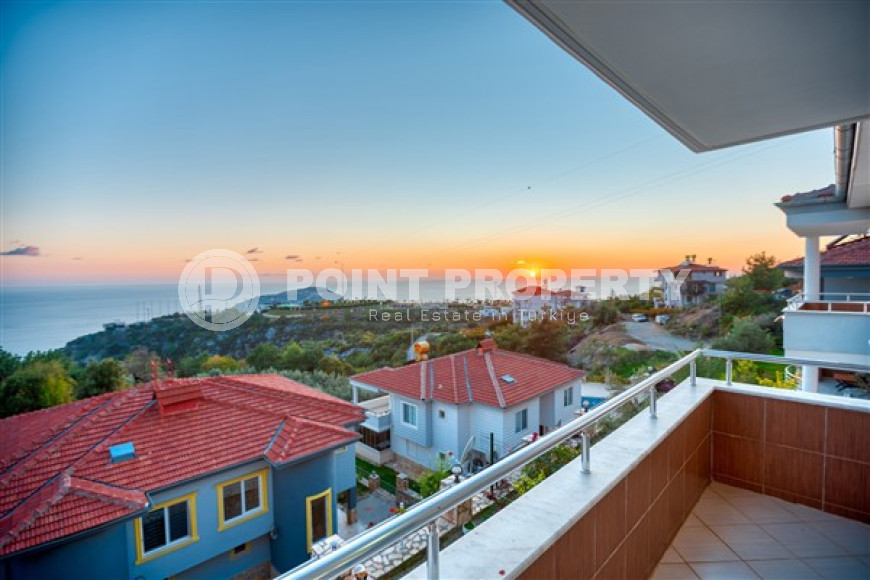 Четырёхкомнатная дуплексная вилла с площадью 170 м2, центр Аланьи, район Бекташ-id-3851-фото-17