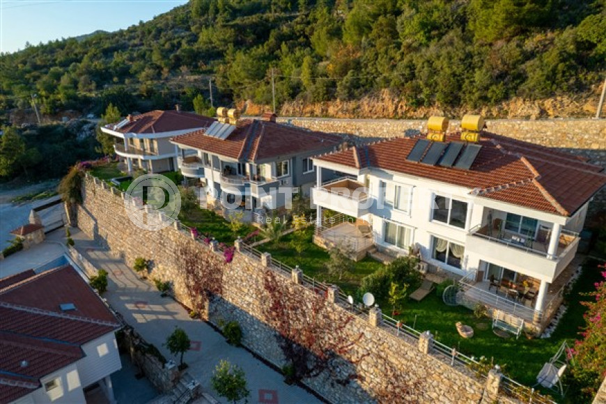 Четырёхкомнатная дуплексная вилла с площадью 170 м2, центр Аланьи, район Бекташ-id-3851-фото-18