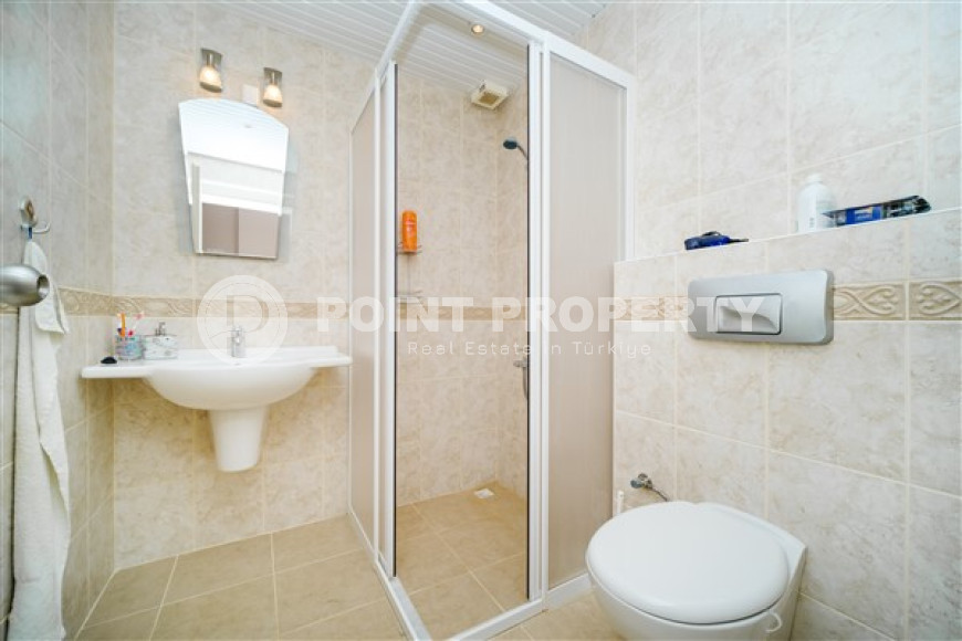 Светлые апартаменты 2+1, общей площадью 115 м2, в благоустроенном престижном районе Тосмур.-id-3858-фото-8