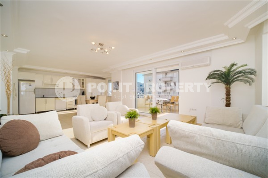 Легкая атмосферная квартира на 5-м этаже с панорамным видом на горы.-id-3860-фото-2