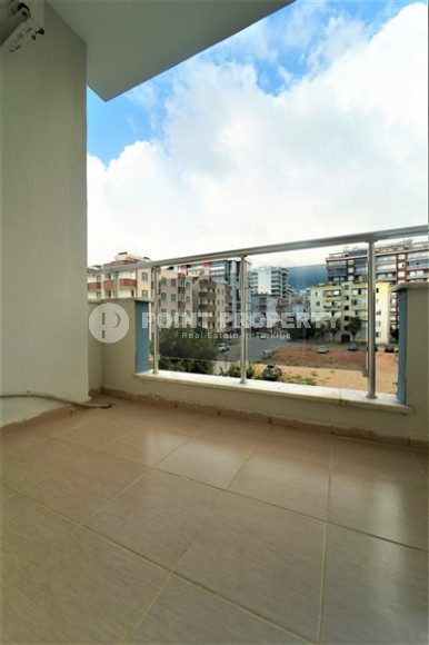 Furnished apartment 2+1, with a total area of 120 m2, on the 4th floor in the center of Mahmutlar.-id-3863-photo-7