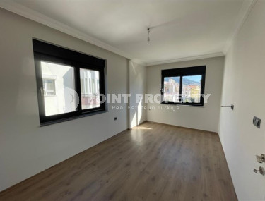 Small 1+1 apartment in fine finishing in the Gazipasa area.-id-3865-photo-2