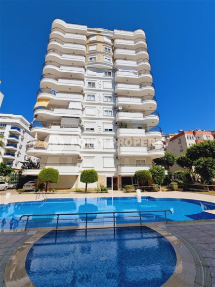Spacious three-room apartment in Mahmutlar 5 minutes from the sea, 110m2-id-1043-photo-1