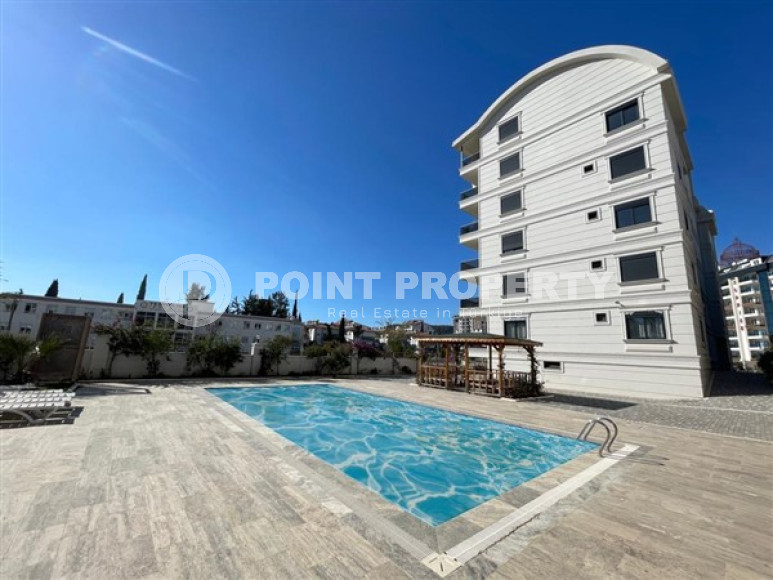 Small 1+1 apartment in fine finishing in the Gazipasa area.-id-3865-photo-9