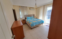 Apartment with three bedrooms in the center of Mahmutlar.-id-3866-photo-3