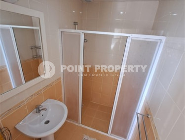 Apartment with three bedrooms in the center of Mahmutlar.-id-3866-photo-5