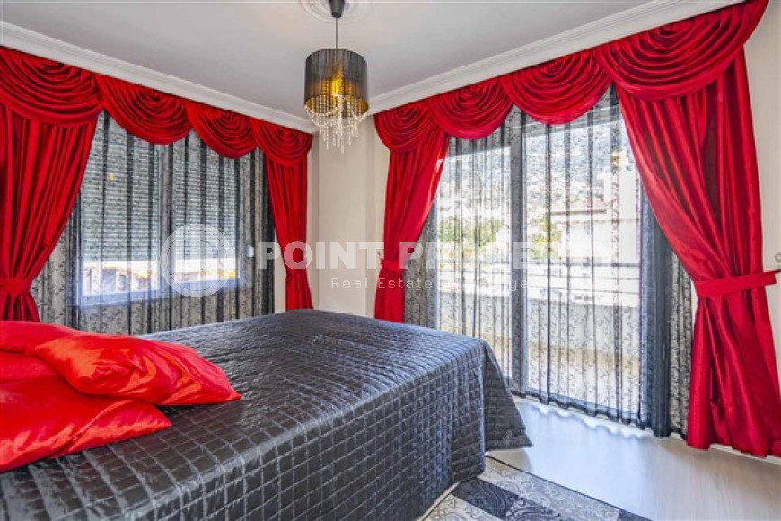 Five-room duplex apartment 240 m2 in Cikcilli area, Alanya-id-3868-photo-3