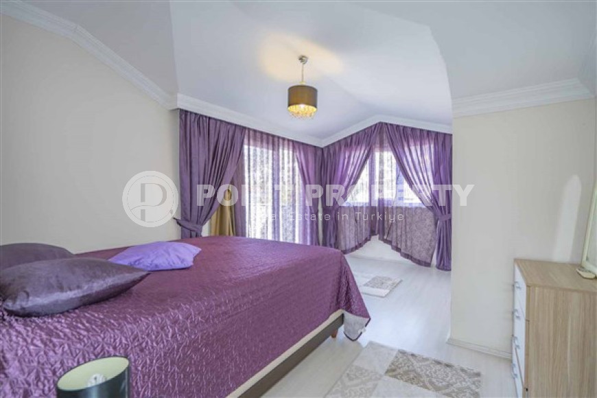 Five-room duplex apartment 240 m2 in Cikcilli area, Alanya-id-3868-photo-10