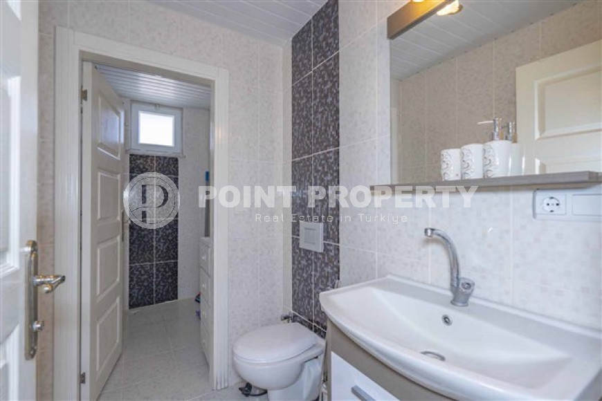 Five-room duplex apartment 240 m2 in Cikcilli area, Alanya-id-3868-photo-12