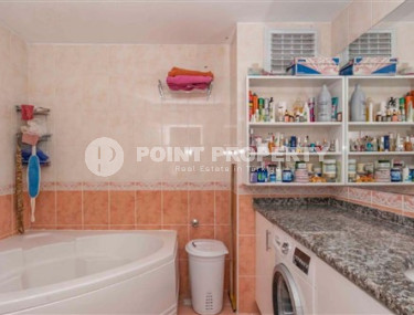 Четырёхкомнатная квартира с большой площадью 240 м2 в центре Аланьи-id-3872-фото-3