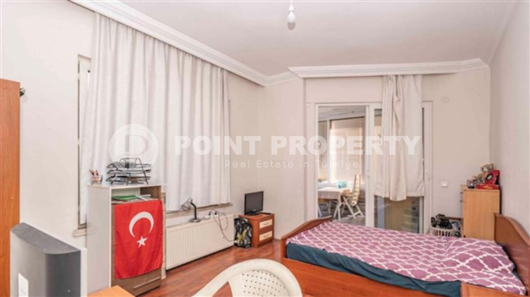 Четырёхкомнатная квартира с большой площадью 240 м2 в центре Аланьи-id-3872-фото-4