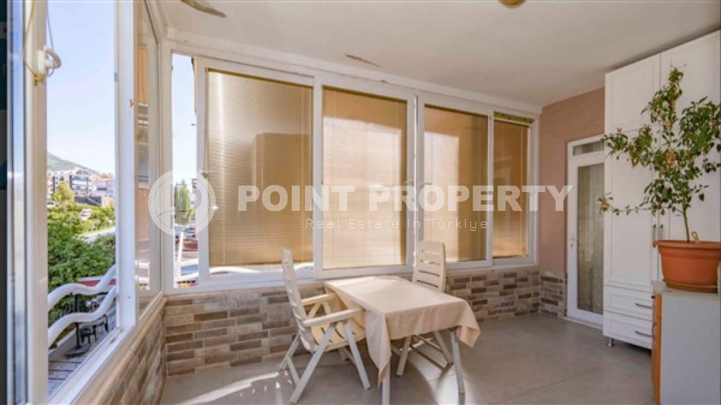 Четырёхкомнатная квартира с большой площадью 240 м2 в центре Аланьи-id-3872-фото-10