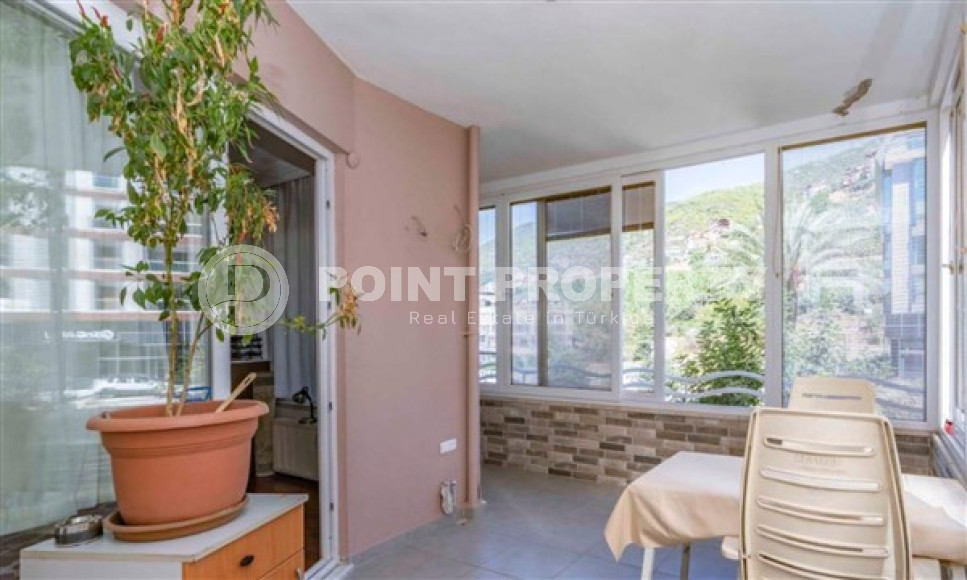 Четырёхкомнатная квартира с большой площадью 240 м2 в центре Аланьи-id-3872-фото-11