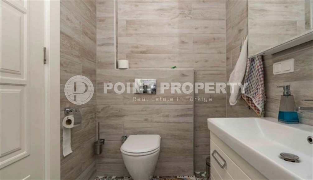 Четырёхкомнатная квартира с большой площадью 240 м2 в центре Аланьи-id-3872-фото-12