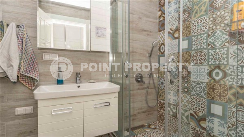 Четырёхкомнатная квартира с большой площадью 240 м2 в центре Аланьи-id-3872-фото-13