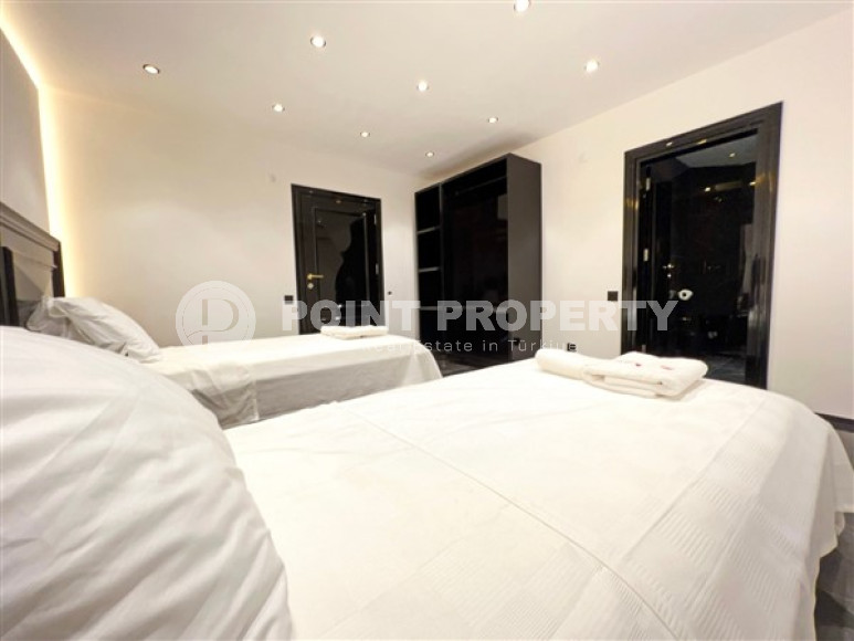 Newly built five-room villa with excellent interior, Kargicak area-id-3873-photo-4