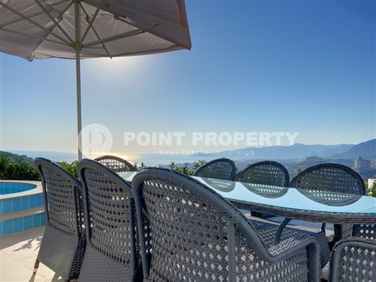 Newly built five-room villa with excellent interior, Kargicak area-id-3873-photo-14