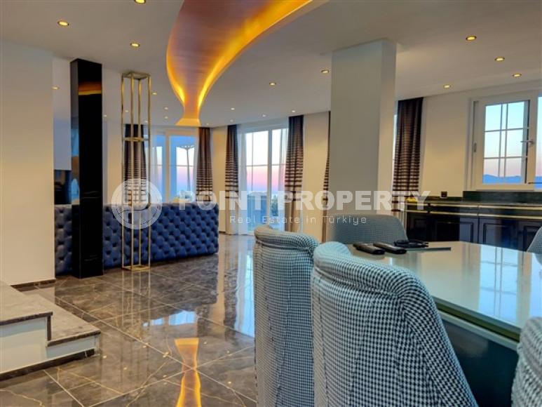 Newly built five-room villa with excellent interior, Kargicak area-id-3873-photo-16