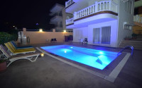 Large villa with an area of 270 m2 and a plot of land of 470 m2 in the Kargicak area-id-3875-photo-2