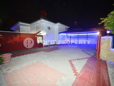 Большая вилла с площадью 270 м2 и земельным участком 470 м2 в районе Каргыджак-id-3875-фото-4