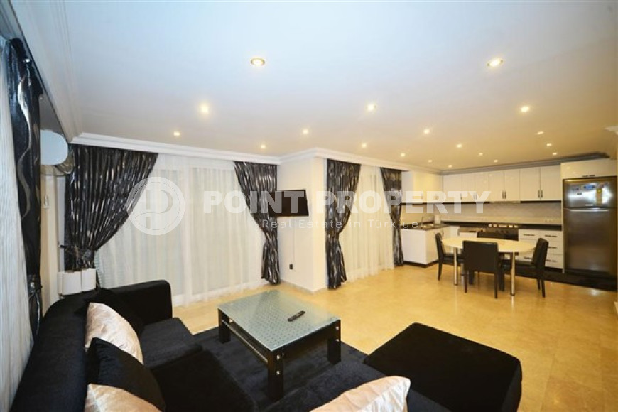 Large villa with an area of 270 m2 and a plot of land of 470 m2 in the Kargicak area-id-3875-photo-15