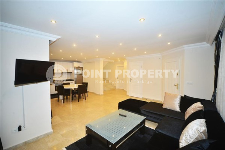 Large villa with an area of 270 m2 and a plot of land of 470 m2 in the Kargicak area-id-3875-photo-16