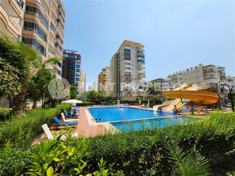 Duplex apartment 270 m2 in a high-rise residence with a swimming pool, Mahmutlar district-id-3878-photo-2