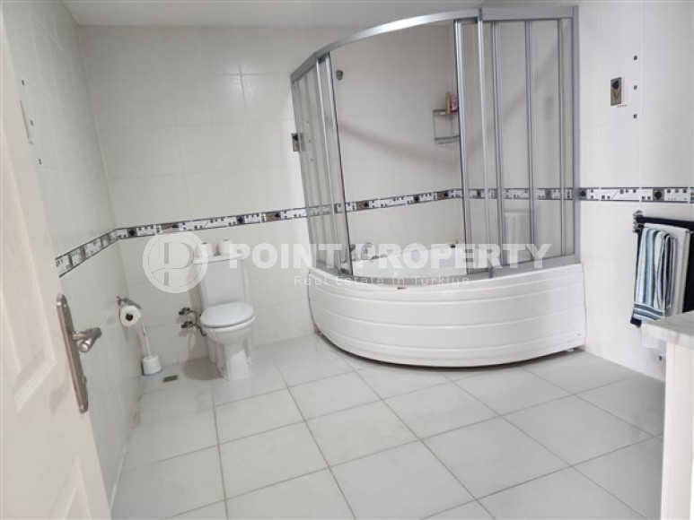 Duplex apartment 270 m2 in a high-rise residence with a swimming pool, Mahmutlar district-id-3878-photo-12