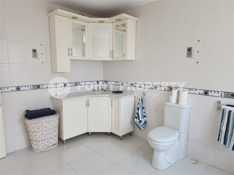 Duplex apartment 270 m2 in a high-rise residence with a swimming pool, Mahmutlar district-id-3878-photo-17