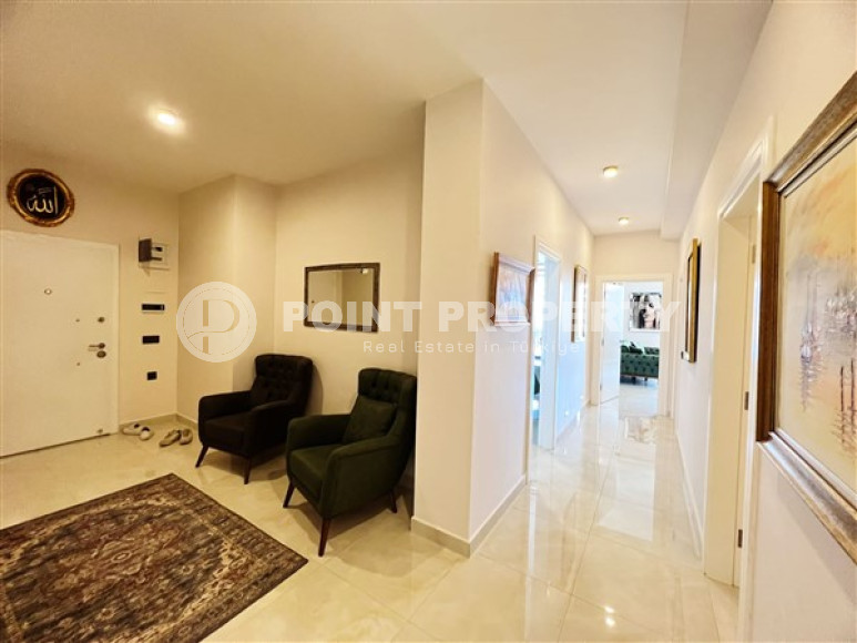 Furnished apartment in good repair in the center of Mahmutlar.-id-3879-photo-2