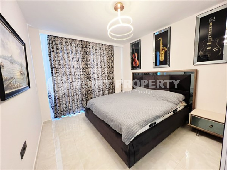 Furnished apartment in good repair in the center of Mahmutlar.-id-3879-photo-5