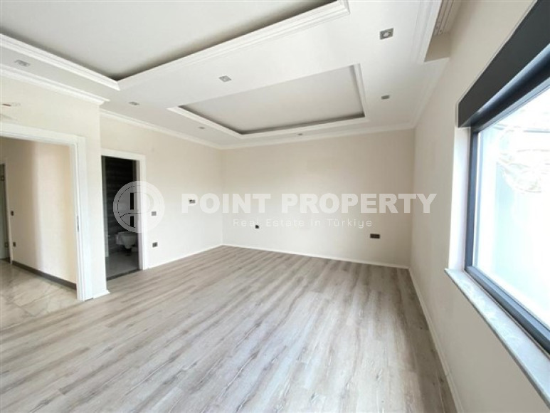 Duplex apartment on the 10th floor with an attic in Alanya's popular Mahmutlar area.-id-3882-photo-4