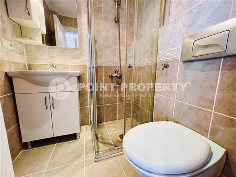 Small compact apartment with two bedrooms 300 meters from the sea.-id-3886-photo-6