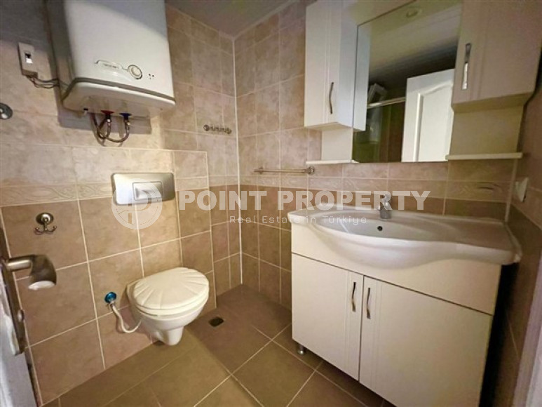 Small compact apartment with two bedrooms 300 meters from the sea.-id-3886-photo-7