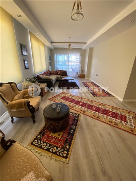 Просторная оборудованная мебелью квартира 168 м2 с остеклёнными балконами, район Махмутлар-id-3891-фото-3