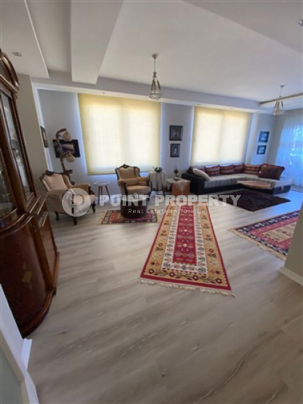 Просторная оборудованная мебелью квартира 168 м2 с остеклёнными балконами, район Махмутлар-id-3891-фото-4