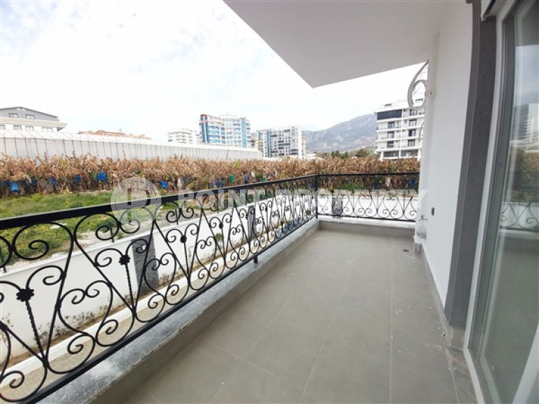 Inexpensive two-room apartment 50 m2 in a newly built complex 500 meters from the sea, Kargicak-id-3895-photo-2