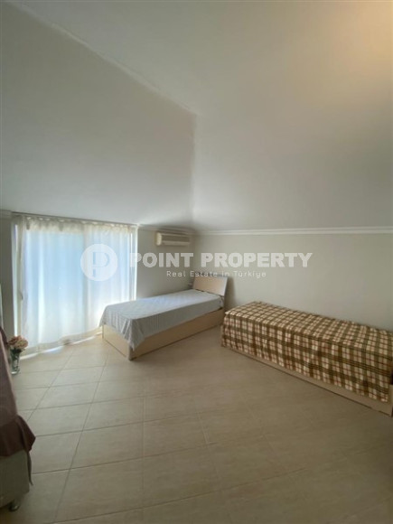 Просторный дуплекс 4+1 на 7-м этаже с мансардой с панорамным видом на море.-id-3898-фото-7