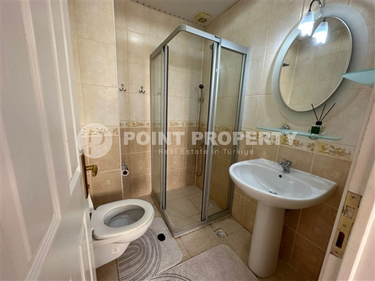 Nice modern apartment with good repair, furniture and household appliances, 500 meters from Cleopatra Beach.-id-3900-photo-7