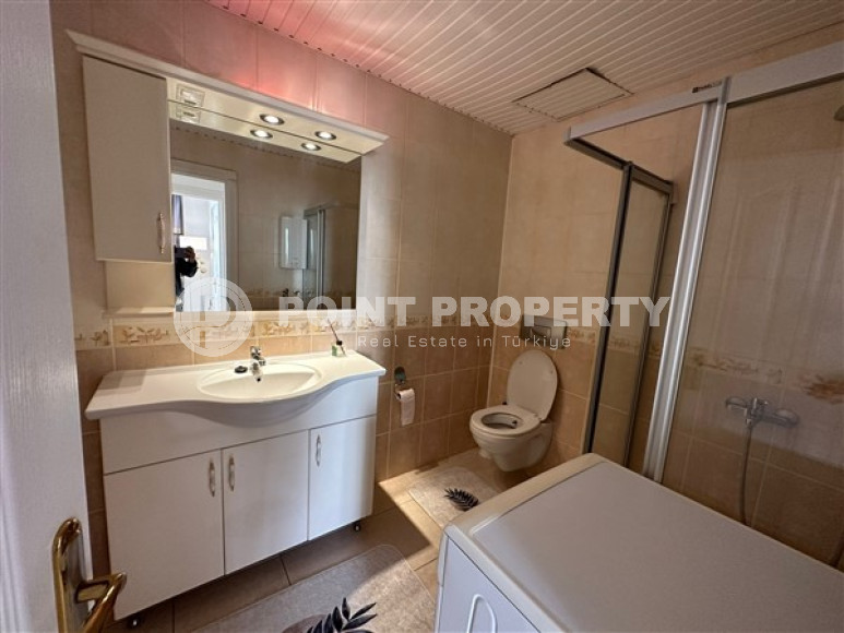 Nice modern apartment with good repair, furniture and household appliances, 500 meters from Cleopatra Beach.-id-3900-photo-8