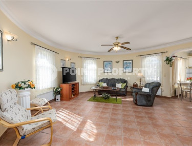 Сказочная уютная вилла с ухоженным зеленым садом и аккуратным двориком в районе Авсаллар.-id-3901-фото-2