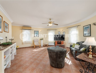 Сказочная уютная вилла с ухоженным зеленым садом и аккуратным двориком в районе Авсаллар.-id-3901-фото-3