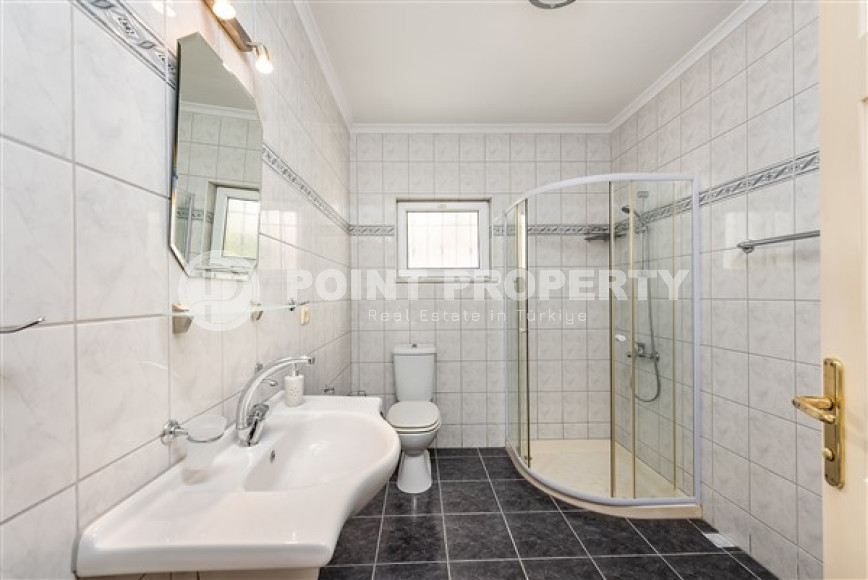 Сказочная уютная вилла с ухоженным зеленым садом и аккуратным двориком в районе Авсаллар.-id-3901-фото-8