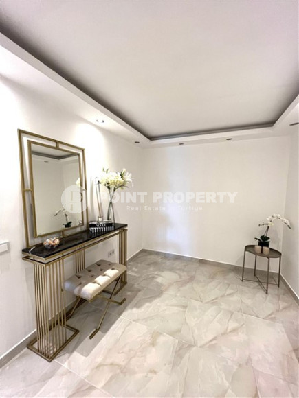 Две квартиры 140 м2 и 100 м2 на верхних этажах комплекса, район Кестель. Возможность получения турецкого гражданства.-id-3912-фото-10