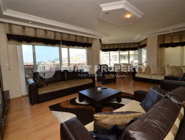 Spacious five-room penthouse with an area of 360 m2, Alanya center-id-3913-photo-1