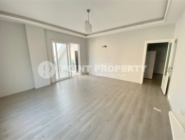 Spacious 2+1 apartment on the 6th floor 900 meters from the sea.-id-3916-photo-3