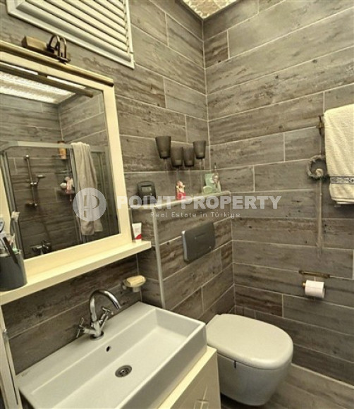 Furnished three-room apartment with an area of 115 m2, Tosmur district-id-3918-photo-11