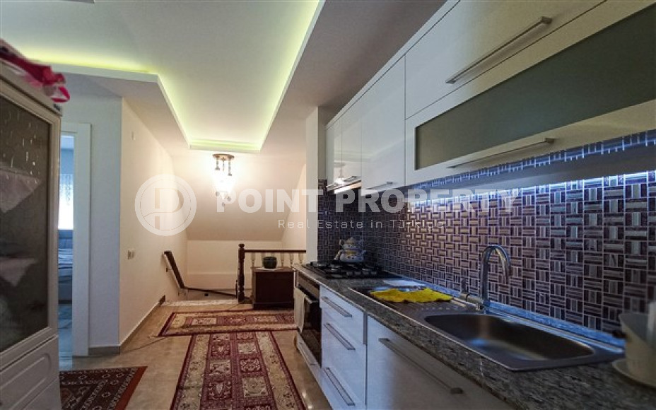 Просторный дуплекс 5+2 на 4-м этаже с мансардой в центральной части Аланьи.-id-3921-фото-5