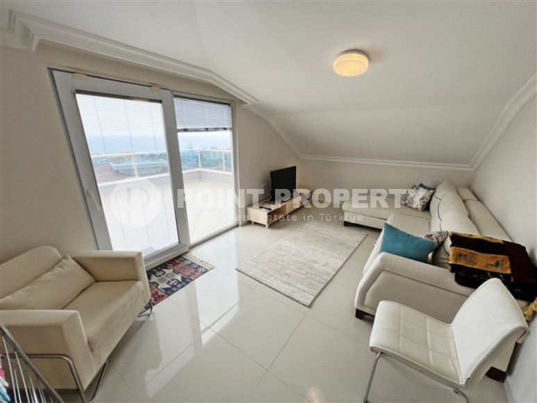 Luxurious five-room penthouse with a 4+1 layout and an area of 240 m2-id-1330-photo-4